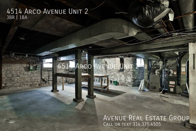 Building Photo - Charming 3-Bed Unit Near The Grove with Mo...