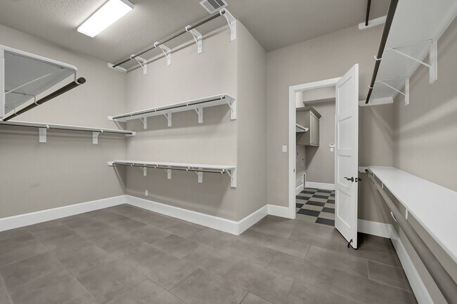 Building Photo - 2215 Blue Duck Ln