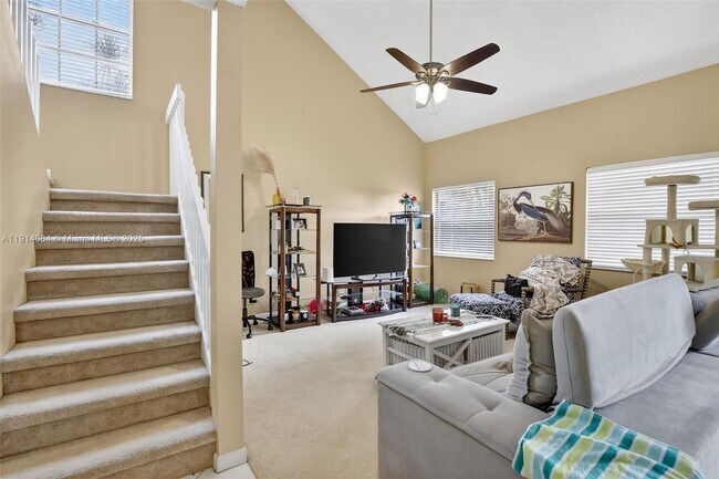 Building Photo - 9481 Oak Grove Cir