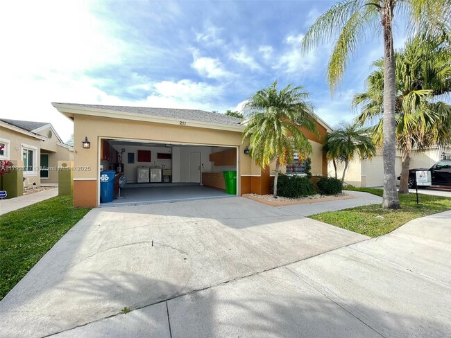 Building Photo - 211 E Riverbend Dr