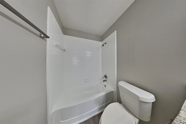 Building Photo - 16819 Kettle Creek Dr