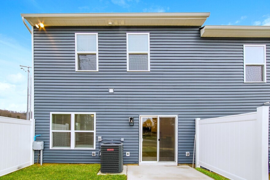 Building Photo - 2405 Legg Crk Ln