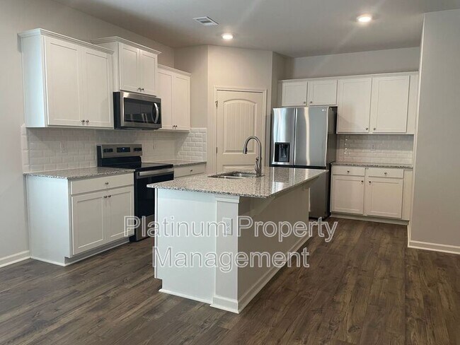 Building Photo - 551 Stoneybrook Dr
