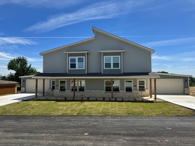 Building Photo - Beautiful modern Townhome in Peaster ISD NO Water Bill -  Fenced Yard - GATED: Spring Move in Spe...