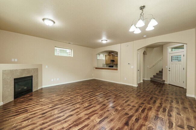 Building Photo - ASK ABOUT ONE MONTH FREE SPECIAL - Ask Us How! Convenient Location 3 Bedroom 2.5 Bathroom with Fe...