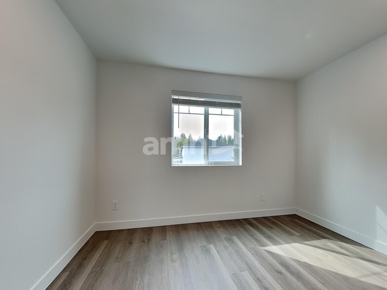 Building Photo - 7622 Brenden St SW