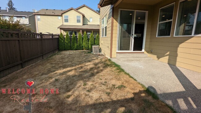 Building Photo - Beautiful open floorplan with FOUR large bedrooms and a cute office!!  AIR CONDITIONING!!!  NEW C...