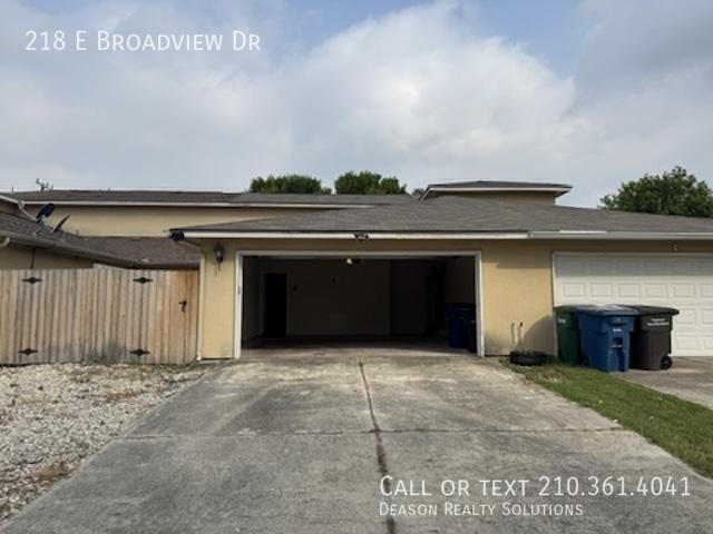 Building Photo - 218 E Broadview Dr