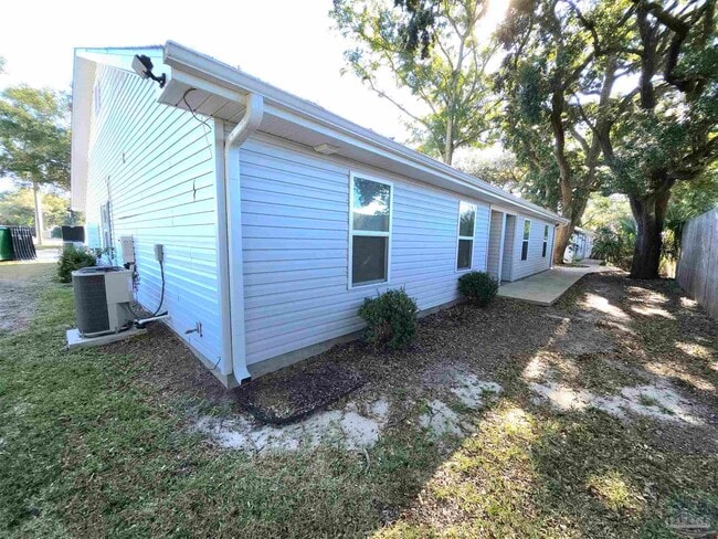 Building Photo - 313 N Navy Blvd