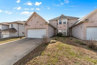 Building Photo - Brookshire 1325/1327