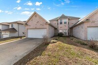 Building Photo - Brookshire 1325/1327