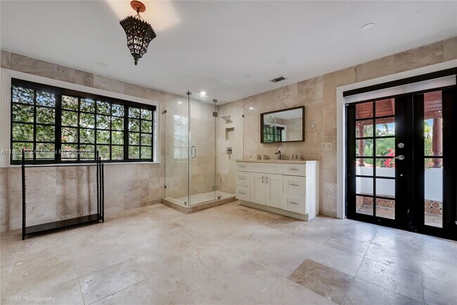 Building Photo - 1694 Granada Blvd