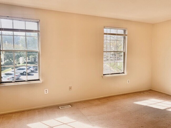 Building Photo - Welcome home!