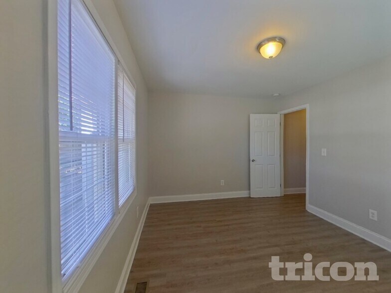 Building Photo - 715 West Blvd