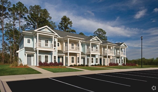 Primary Photo - Marne Point Apartments