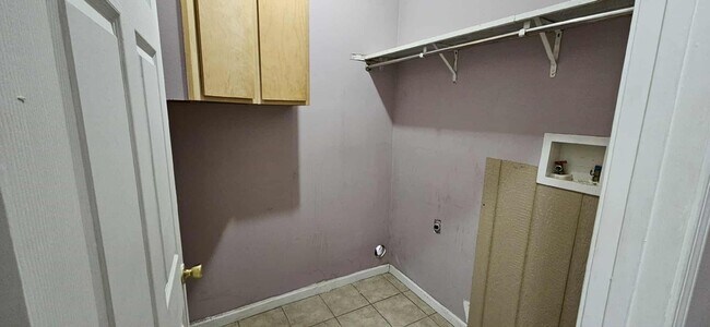 Building Photo - 205 - 205A