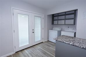 Building Photo - 7021 Greenview Cir N
