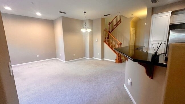 Building Photo - The Courtyards at Dublin Ranch Stunning Townhouse 3BD/2.5BA Spacious Floor Plan