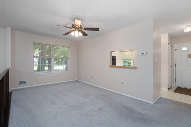 Building Photo - 11 Abelia Ct