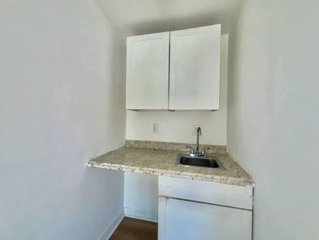 Building Photo - Affordable Studio Near Downtown Myrtle Beach – Some Utilities Included! – $1,100/Month