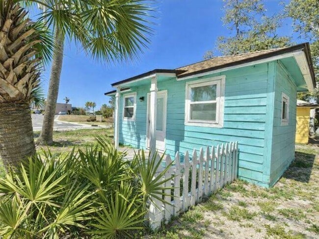 Building Photo - 229 Florida Blanca Pl SE