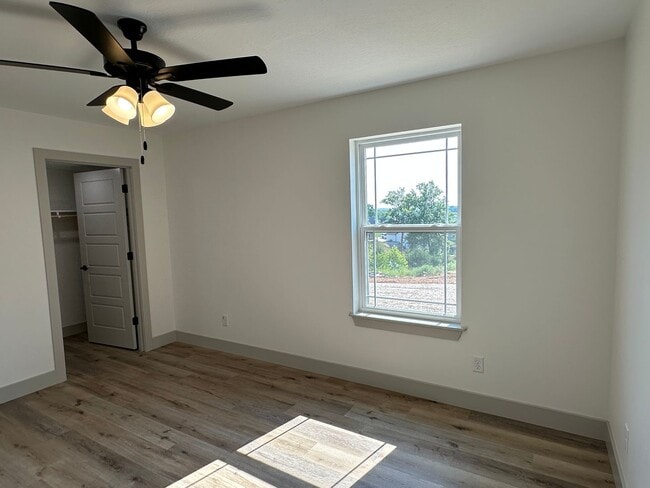 Building Photo - NEW CONSTRUCTION 5 Bed 3 Bath w/ Walk Out ...