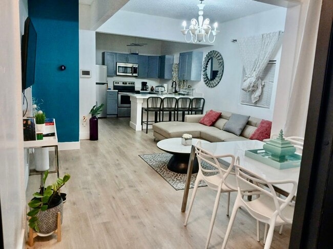 Building Photo - 5504 NW 3rd Ave