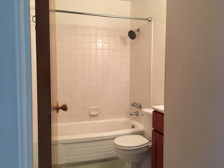 Building Photo - 1730 Stuart St