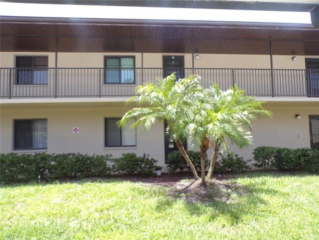 Building Photo - 4016 Oakview Dr