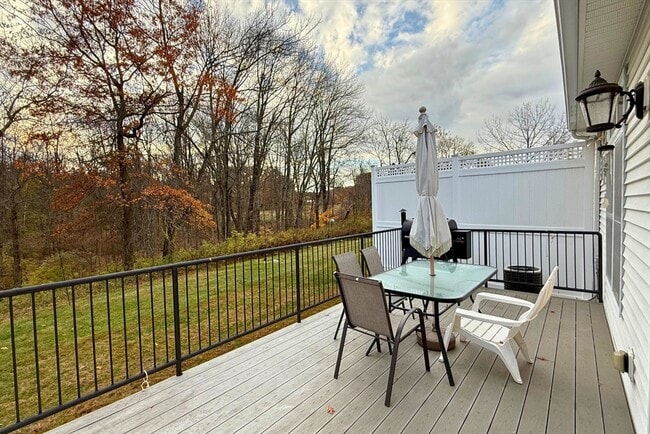 Building Photo - 64 Mark Dr