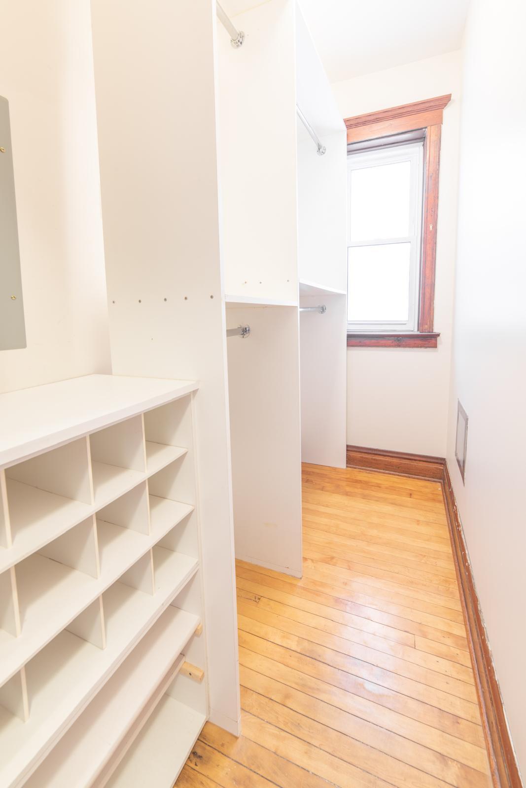 Walk-in Closet - 1012 N Oakley Blvd