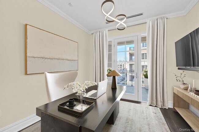 Building Photo - 5000 Royal Ct