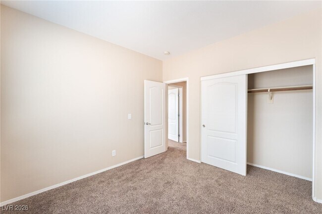 Building Photo - 10625 Mt Jefferson Ave