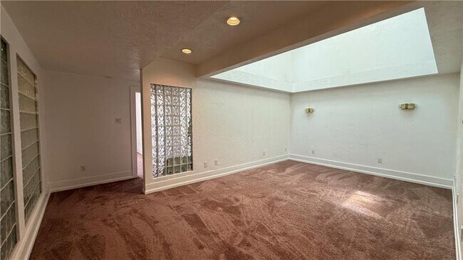 Building Photo - 329 Castle Shannon Blvd