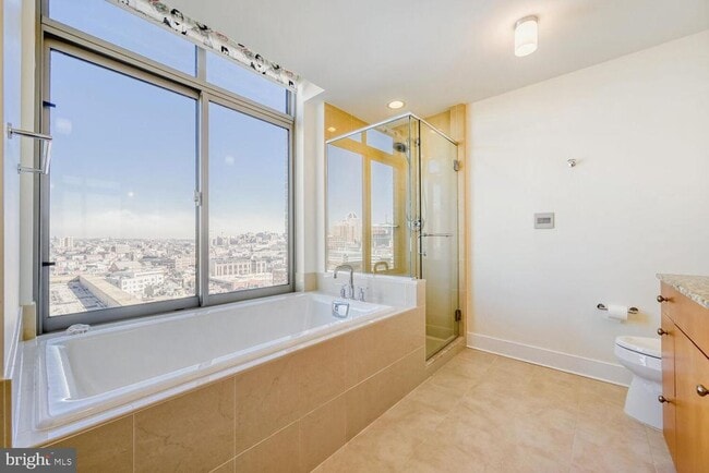 Building Photo - 675 S President St