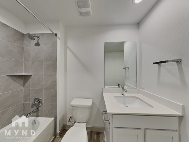 Building Photo - 7815 Cattleman Vly Dr