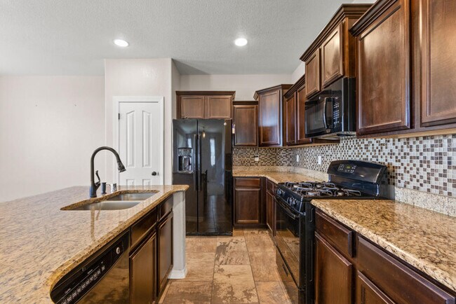 Building Photo - 12664 Azulejos St