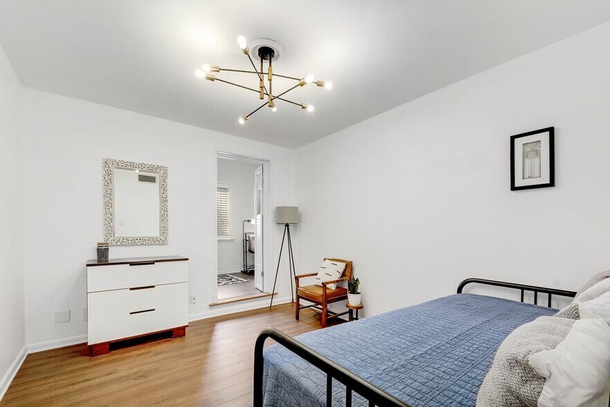 Building Photo - 1813 Dexter St