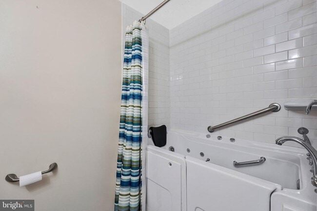 Building Photo - 1016 Trinity Gate St