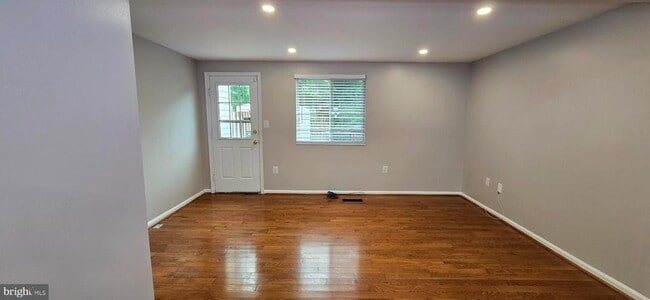 Building Photo - 3591 Laurel View Ct