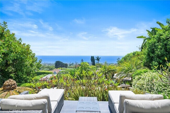 Building Photo - 875 Coast View Dr