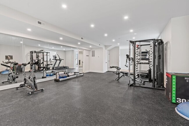 Building Photo - 5 Colonial Rd