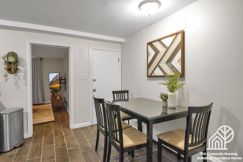 Building Photo - 1540 Abbott Rd