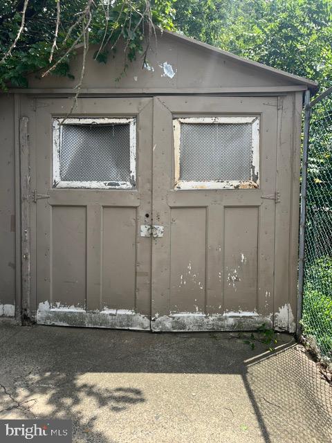 Building Photo - 2070 Haines St