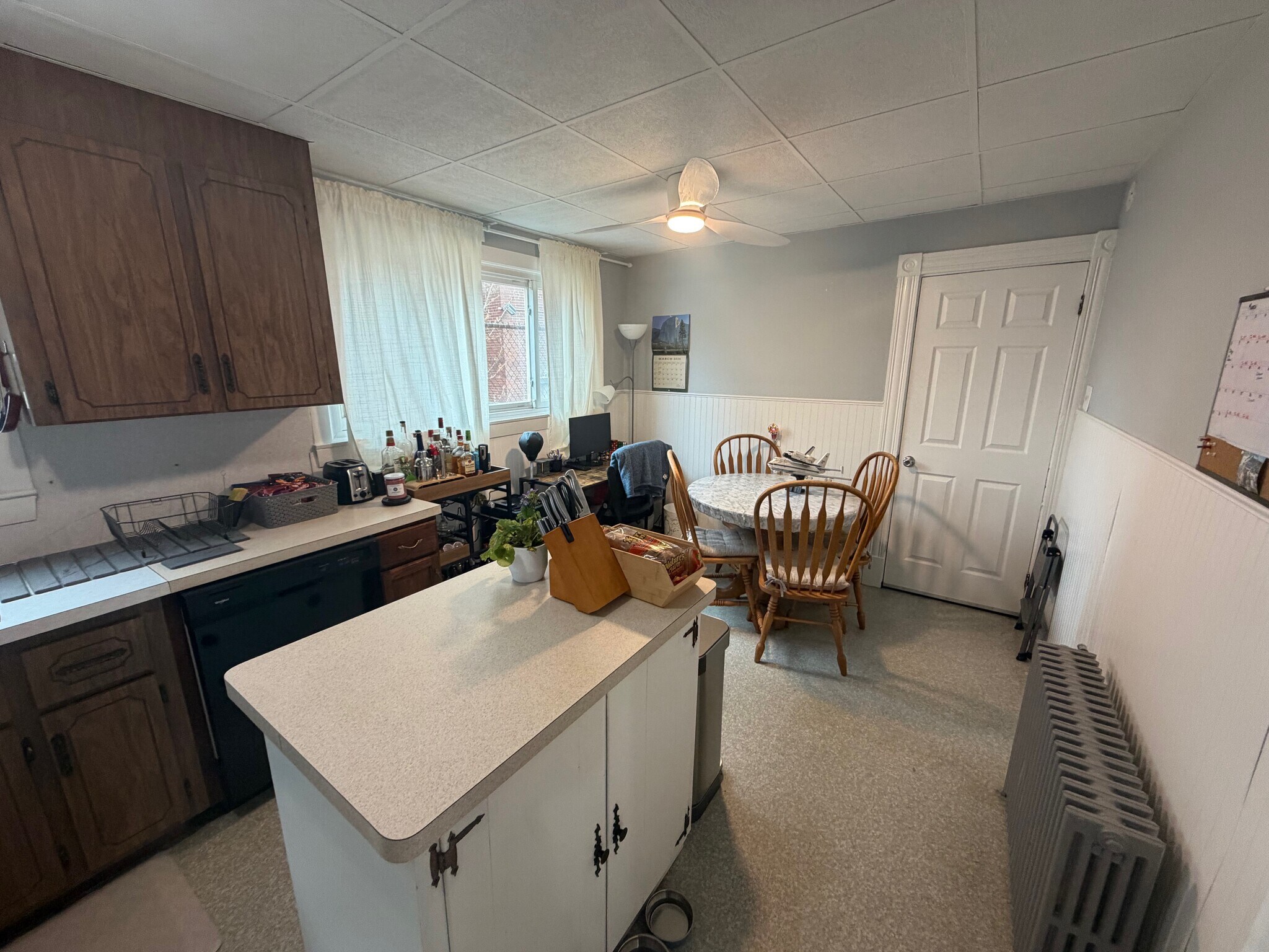 Building Photo - 429 Main St