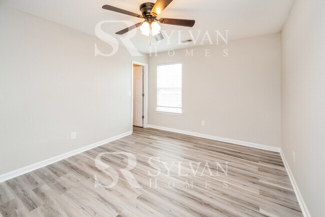 Building Photo - At Last, This Is What You Have Been Searching For!