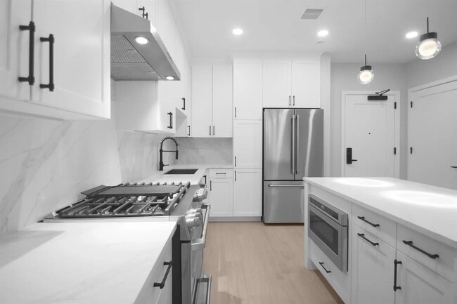 Building Photo - 18 Artisan Dr