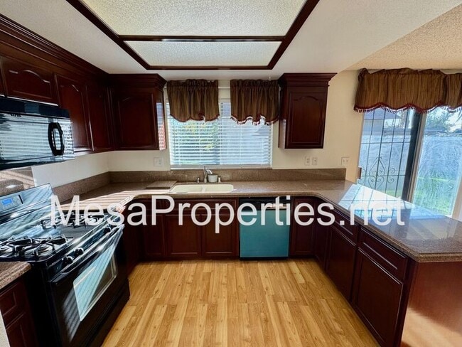 Building Photo - 21010 E Cypress St