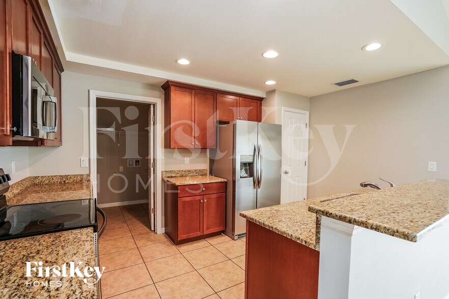 Building Photo - 3229 NW 1st Ave