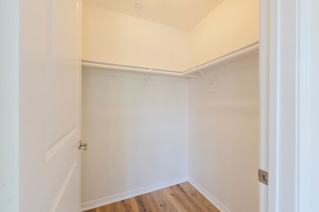 Building Photo - Glencoe Avenue (4050)